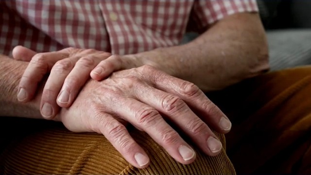 帕金森三大主症，不仅是手抖