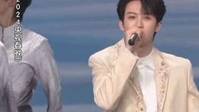 这个版本听到根本停不下来#央视龙年春晚  #向云端  #檀健次  #黄绮珊  #鹅厂新春种草计划  