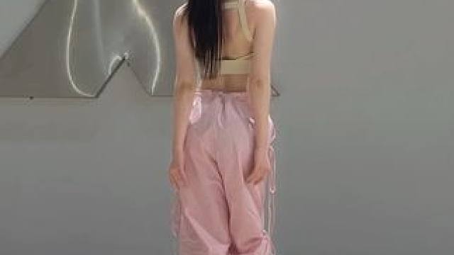 是谁2024了还在Mommae
#mommae #一只小肖肖编舞 #翻跳 #基础爵士 #dance