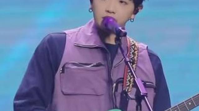 “所有的原谅其实都是因为不想失去”
#颜人中#我只能离开#现场版live 
#我只能离开翻唱#音乐现