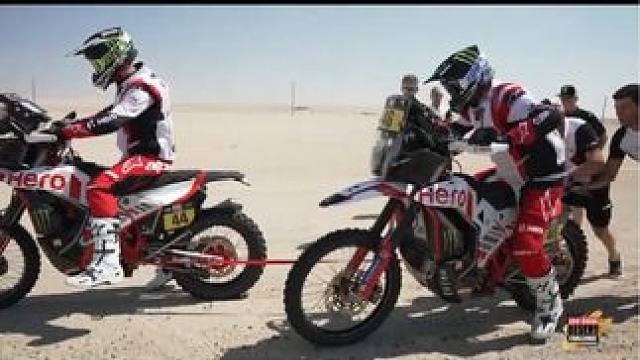 2024W2RC第二站，阿布扎比沙漠挑战赛SS1摩托车组精华。罗斯·布兰奇开局不利，遭遇发动机故障被