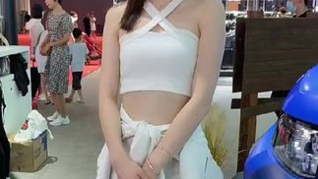 #车展模特 #模特美女 #全网笑容最治愈女孩 #邻家女孩 #精致的女孩