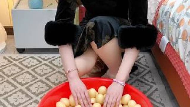 姐妹们生理期不要再穿安睡裤了！漫心棉棉蚕丝裤新品尝鲜价，12.99就到手20条了！真蚕丝的穿着更舒服