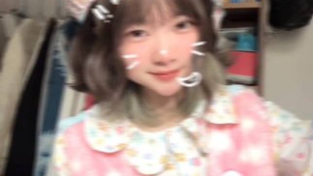 亲爱的女孩   不要看见别人发光  就觉得自己黯淡