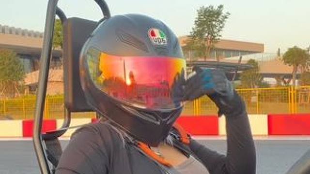 周末天晴啦   快约上你的小伙伴一起来开#卡丁车