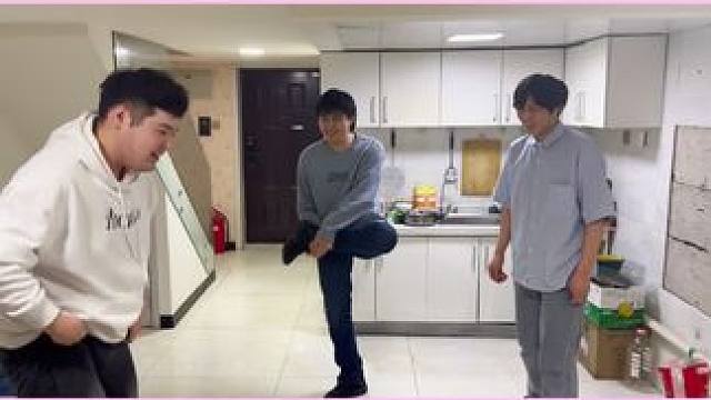 #办公室游戏 #看一遍笑一遍 #笑声会传染 #笑就完了 #欢乐办公室