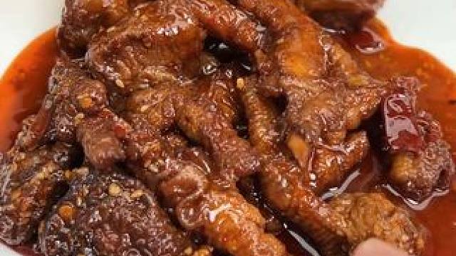 平时经常追剧的一定要试试这个虎皮鸡爪！麻麻辣辣，一吃的脱骨，真的很过瘾#虎皮鸡爪#鸡爪#零食推荐