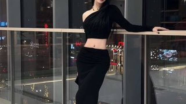 不如见一面#黑色系 #拿捏精致感ootd