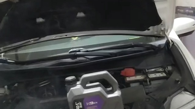 16年本田艾力绅2.4L更换绅途高性能全合机油0W－20和三滤进行中感谢哥们信任与支持