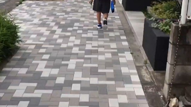 日本小学生为什么独自上下学？