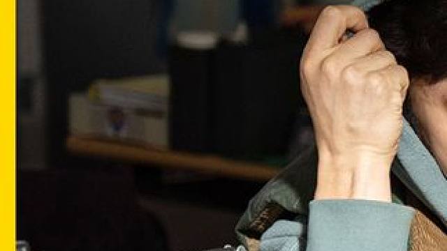 男子意外穿越到另一个世界，不仅白捡了一对儿女，还有一个妻子 男子意外穿越到另一个世界，不仅白捡了一对