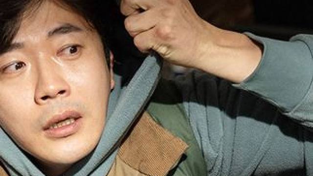 小伙意外穿越到另一个世界，白捡了一个漂亮妻子，爆笑喜剧 小伙意外穿越到另一个世界，白捡了一个漂亮妻子