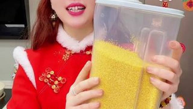 天气变热了，可别再用塑料袋装五谷杂粮啦！这款#五谷杂粮收纳桶，9.99到手3个还包邮#米桶#厨房好物