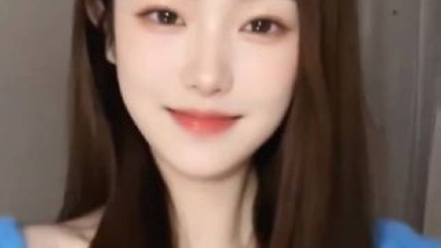 怼这么大一张脸拍，我不信没人会心动#甜系女孩已上线 #你的小甜甜 #接住我的甜心炮弹 #纯欲天花板 