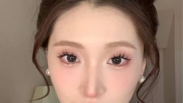 香奶奶同款色也太好看了吧！！！#稚优泉 #试色 #种草 #唇蜜 #美妆