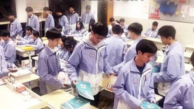 高效式自助发书 #南安本真高级中学 #记录校园生活