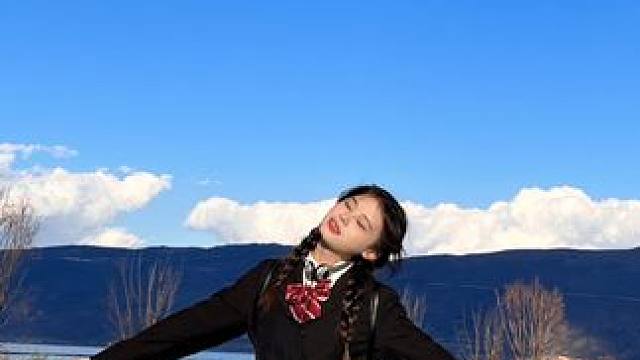 通往异世界的大门——洱海之门
是之前去拍的哈哈哈哈那天天气不是不是很好又很多人就随便拍了两张@中川莱