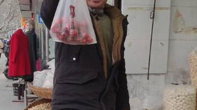 #栗子哥 #镇江 #一抓准 ，今天叫他称山楂！