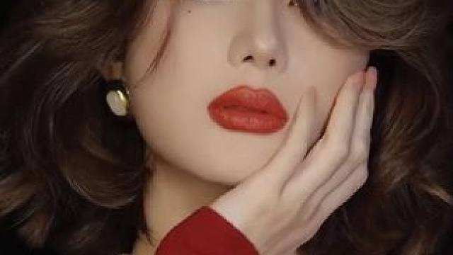 沉浸式化妆｜明艳贵气大女主红唇妆 #沉浸式化妆 #香奈儿白昼之夜限定 #香奈儿魅力唇膏 #妆前妆后