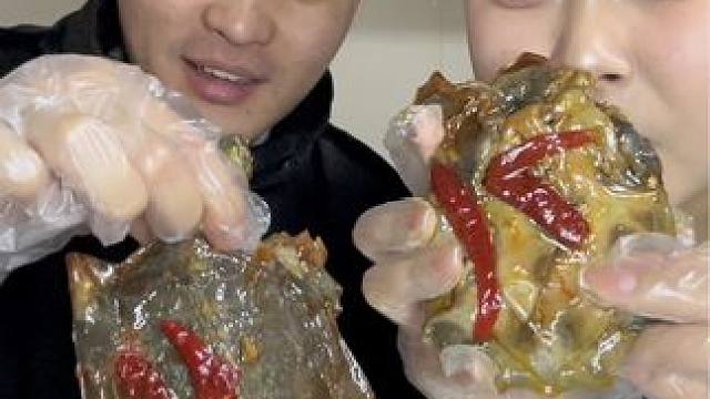 今天吃甲鱼，生动得让我害怕#谁懂这一口的好吃程度 #情侣日常 #测评 #奇葩美食 #重口味