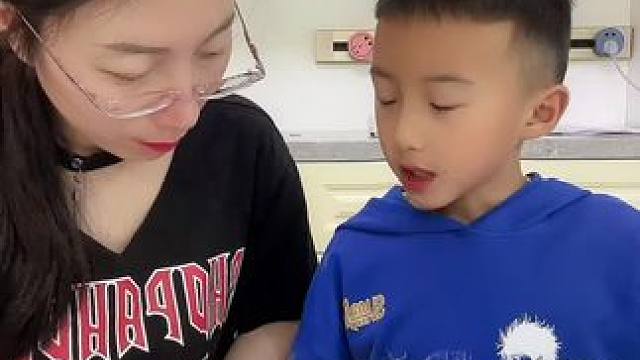 #亲子互动 #万万没想到 #带娃 #母子日常 哎！我咋没想到呢？！只能加一笔，还能变成其他字吗？大家