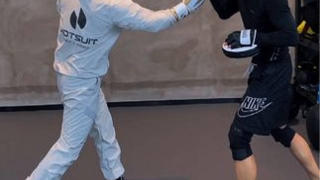 打拳费嗓子，已经哑了。 辛苦靶师啦