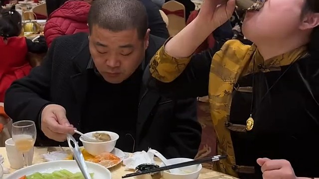 下一次饭局我也带个水杯