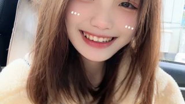 只怕我自己会突然爱上你～不敢让自己靠太近～#甜妹 #天秤 #短发 #腼腆害羞内向社恐文静小女生