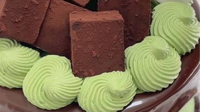 沉浸式做蛋糕｜抹茶奶冻➕奥利奥碧根果#烘焙人的日常 #沉浸式做蛋糕 #人气蛋糕推荐