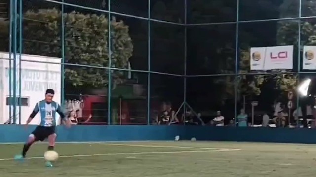 据说每个踢球的都有倒钩的执念