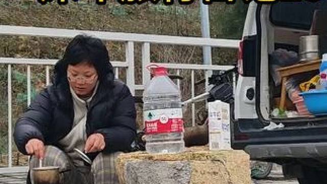 平潭岛游玩，遇到荒城，在路边扎营做蒸鸡蛋#床车生活 #自驾 #平潭 #露营 #野炊 