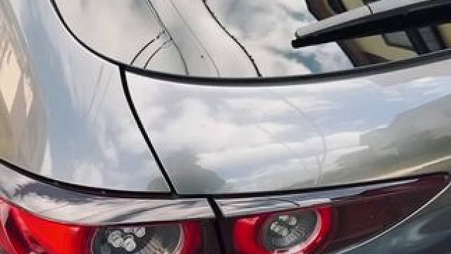 日本街拍| 马自达3
✨流光溢彩。车漆真的好 
#马自达3两厢 #次世代马自达3昂克赛拉 #马自达3