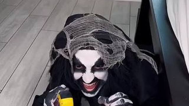 小怪物向主人索要软糖，这手法简直太牛了！#看一遍笑一遍 #万万没想到 #意想不到的结局 #沙雕老外 