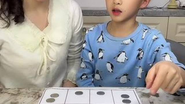 #亲子互动 #万万没想到 #母子日常 #带娃 硬币去哪里了？？凭空消失了？？？