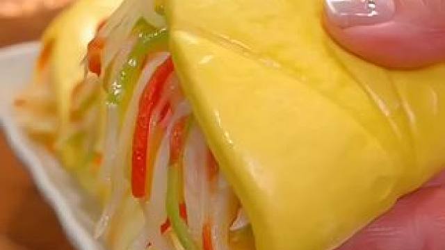 #玉米夹馍 早餐不知道吃什么，您可以试试，随便夹个什么咸菜呀，鸡蛋呀，都好吃，满满的玉米清香，松软松