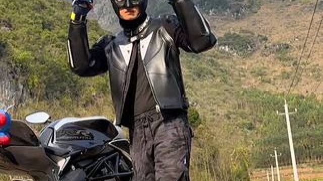 南宁禁摩太厉害，带意大利的公子哥回农村生活咯！#爱机车爱生活