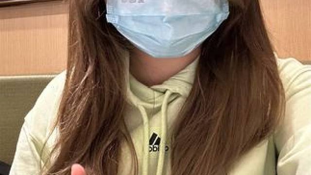 我的喜欢 来自左肩 靠近心脏#对视8秒爱上我 #iphone原相机 #一眼沦陷