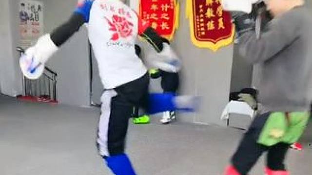 #刘威搏击踢拳体系 #日常训练 #精彩片段 搏击少年，勇敢向前。