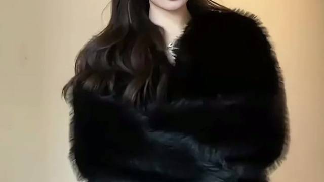 从前的日色变得慢，车，马，邮件都慢，一生只够爱一个人。