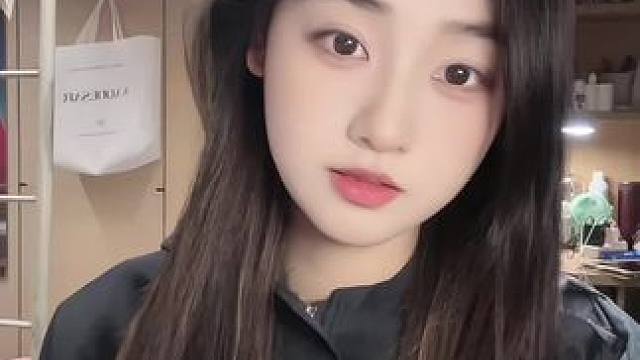 #笨蛋美女 #一起跳甜妹手势舞 #手势舞 #身骑白马 #甜妹 活跃一下账号