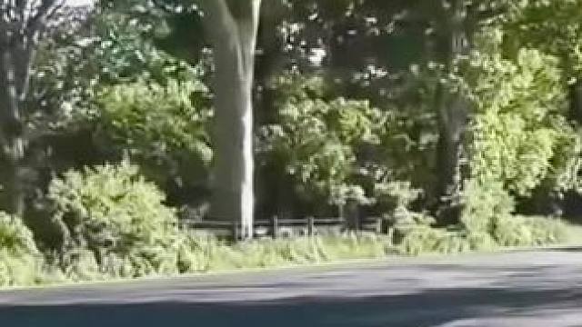 #曼岛tt #摩托车比赛 #贴地飞行 #压弯 #专业动作请勿模仿