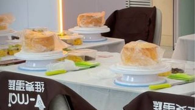 手工DIY 三八女神节蛋糕 ！#仪式感不能少 #动物奶油蛋糕