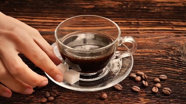 吸烟，喝茶。喝咖啡能预防帕金森吗？