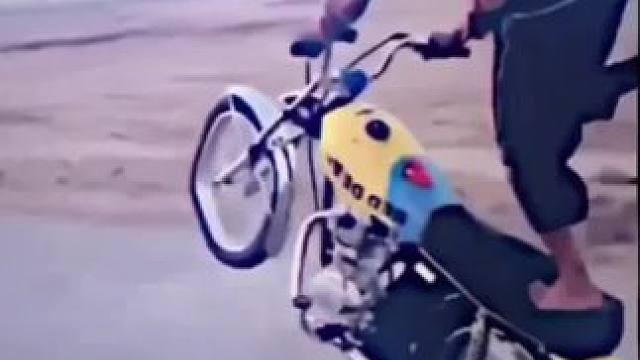 蹦迪也开始卷了吗 能告诉我什么不卷吗
#蹦迪 #嗨爆全场 #专业动作请勿模仿 #摩托车蹦迪