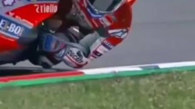 #压弯 #滑胎过弯 #专业动作请勿模仿 #摩托车比赛 #大神控车