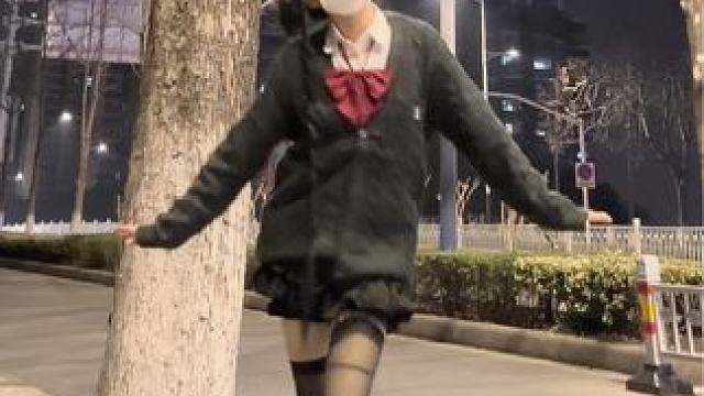 64岁了第一次打扮自己仿佛回到了18岁带孙子再累也值得了 
#浅跳一下 #腼腆害羞内向社恐文静小女生