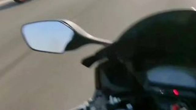 “人心如此复杂如此虚假，让真诚和善良的人显得格外的傻!”#专业动作请勿模仿