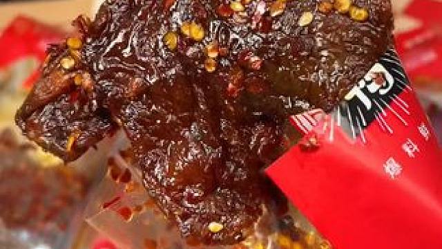 平时饿了就来一个香辣大鸭腿，肉质紧实，麻麻辣辣，味道保存的像现卤的一样#鸭腿#鸭货#酱板鸭#零食推荐