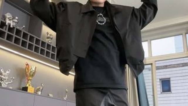 #张艺兴rb2u手势舞 #一件外套拿捏citywarm 我做饭就一个特点：保熟