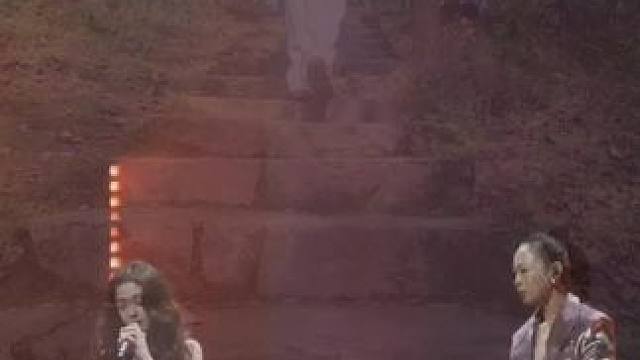 晃晃悠悠，我们就老了，碎碎念念，我们就流泪了，时光荏苒，一半怀恋，一半沉淀，一半沧桑……#最怕听懂一